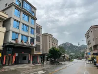 Jingxian Homestay Hotels in Naqing Peninsula Geological Ocean Park