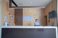 7Days Inn Chain Hotel (Luoding Central)