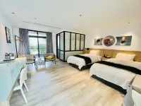 The Louts Villa