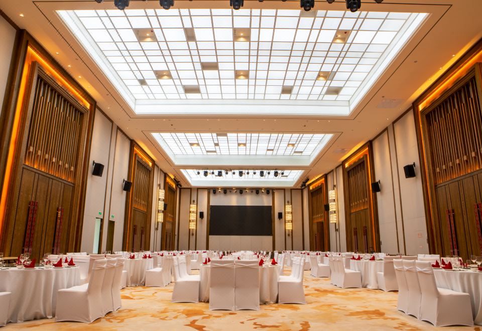 칭하이후 관후 웨이징궈지 호텔