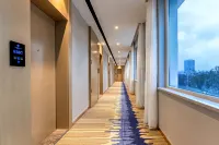 Starway Hotel (Zibo Yiyuan Long-distance Bus Station, Lushan Road)