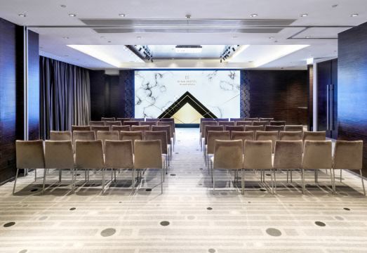 1. 니나 호텔 아일..