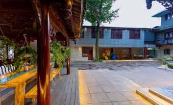 YuanYi Penghui Hot Spring Resort Hotel