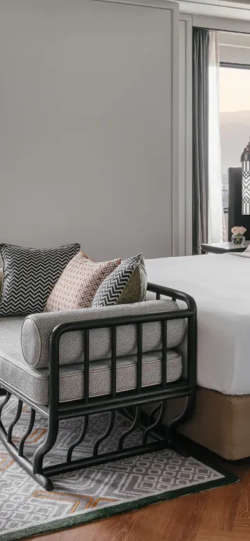 ห้องพรีเมียมเตียงคิงไซส์ วิวภูเขา รวมสิทธิ์เข้าใช้ห้องรับรอง