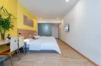 Pod Inn Hotel (Meishan Sansu Temple) - balcony
