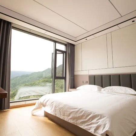 Sanqingshan Jiayuan Riverside Villa
