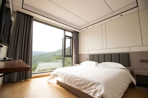 Sanqingshan Jiayuan Riverside Villa