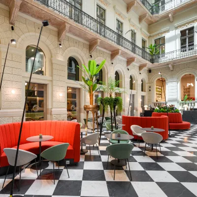 Hotel Oktogon Haggenmacher by Continental Group Отели рядом с достопримечательностью «Бани Палатинус»