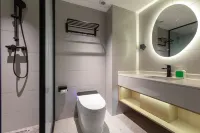 WU XUAN Hotel (Guanyinqiao Pedestrian Street) Hotels near Chongqing North Railway Station