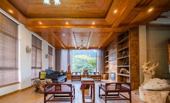 Floral Hotel · Taohuawu Homestay (Lushan Xihai Scenic Area Store)