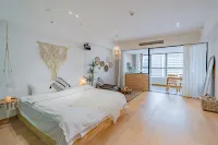 Kunshan Shiqi Theme Apartment (Tianhong Shopping Center Branch near Kunshan South Railway Station)