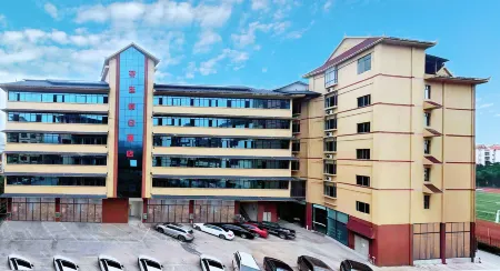 Cha Ting Holiday Hotel