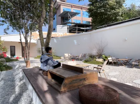 Jinmanjia Homestay (Xiaoquan Branch) Отели рядом с достопримечательностью «Xiaoquan Ancient Town»