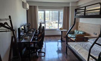 Yuncheng Jijing E-sports Homestay (Nanfeng Square)