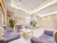 Jiujiang Hongyun Hotel (Shili Old Street Wanda Plaza)