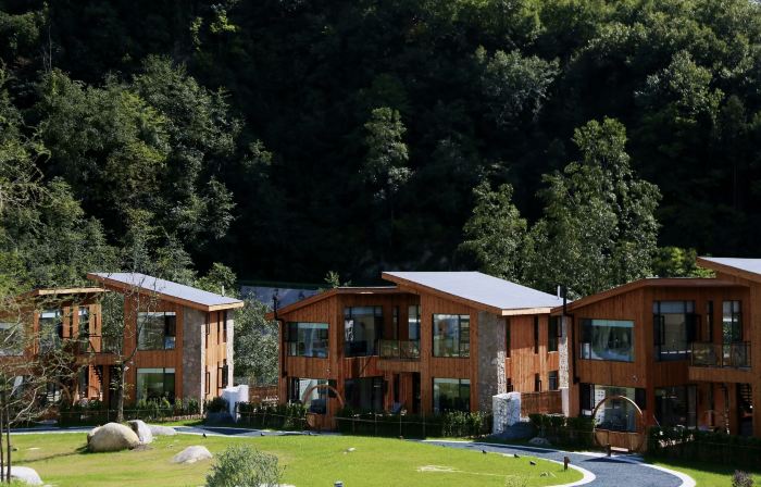 Pingwu Laohe Story Art Mountain Lodge