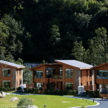 Pingwu Laohe Story Art Mountain Lodge