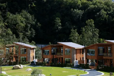 Pingwu Laohe Story Art Mountain Lodge Hotels near Laohegou Nature Reserve