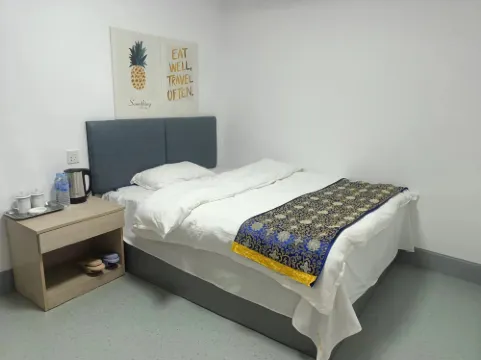 Yi Family Homestay (Shiping Ancient City Branch)