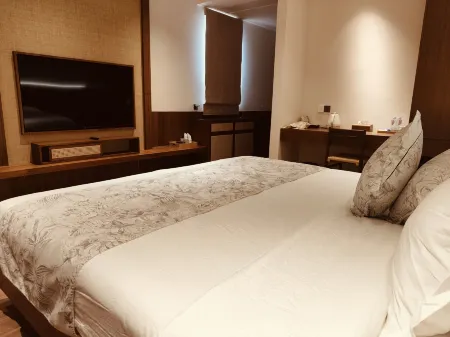 Fanmeng·Waterside Luxury Resort (Guantouling Forest Park Branch) Отели рядом с достопримечательностью «Guantouling Sightseeing Platform»