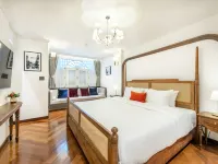 Cherie Bangkok Boutique Hotel Hotels near Queen’s Gallery