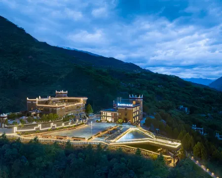 暮山映雪·私湯別院（丹巴甲居藏寨店） 丹巴酒店