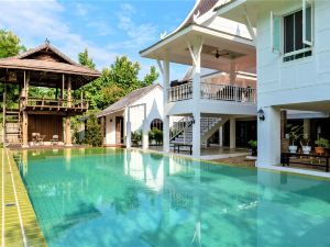 Phi Private Villa: Luxury Thai with Riverview