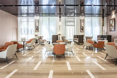 "Ya'an Jinyue · Manman Yucheng Private Enjoy Hotel (Ya'an Railway Station People's Hospital Branch Отели рядом с достопримечательностью «Bifeng Gorge»