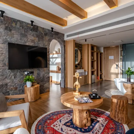 Qinggil Li · Hidden Luxury | Eco Artisan Lodge Hôtels à : Qinggil
