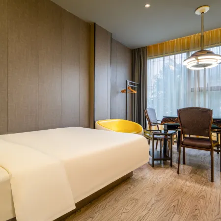 Jishui Shenghe E-sports Apartment