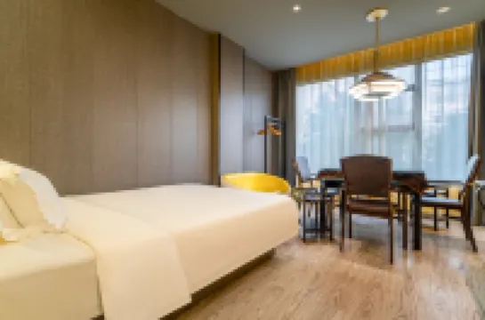 Jishui Shenghe E-sports Apartment