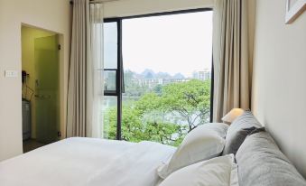 Jianju Zero Distance Li River Homestay (Guilin High-Speed Railway North Station Store)