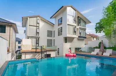 Guchi·Yizhai Yiyuan (OMG Heartbeat Paradise Store) Hotels in Tonglu