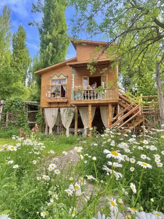 Huocheng Jianshu B&B (Jieyou Princess Lavender Farm) Отели рядом с достопримечательностью «Xinyi Self-Drive Campground (Sayram Lake Branch)»