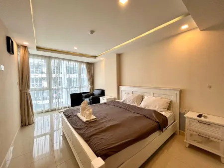 Grand Avenue Residence Condominium
