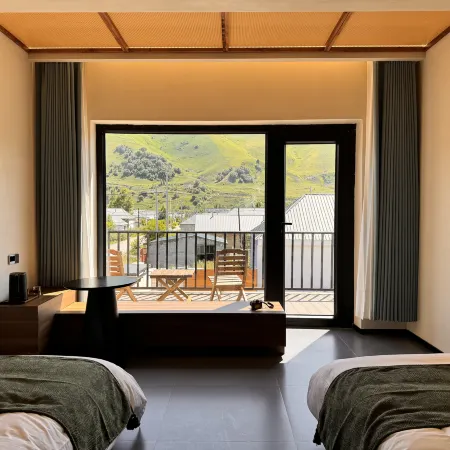 Nilka County Liangyan Zhuyu Homestay