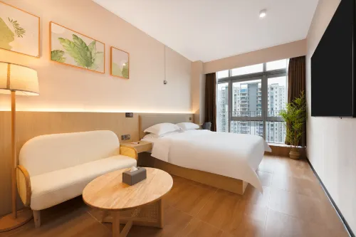 Zhuhai Charlotte Homestay (Fuhuali)