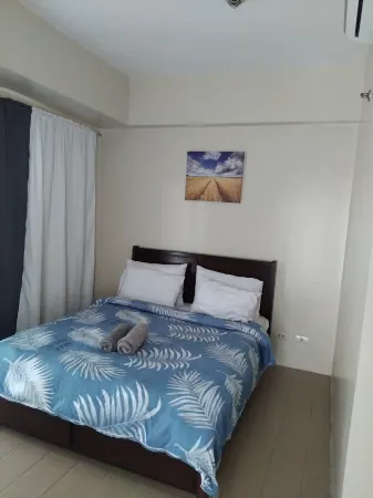 Henry's Newport Deluxe Condotel