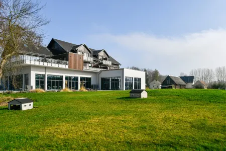 Landhotel Burg im Spreewald - Resort & Spa Отели в г. Шмогров-Феров