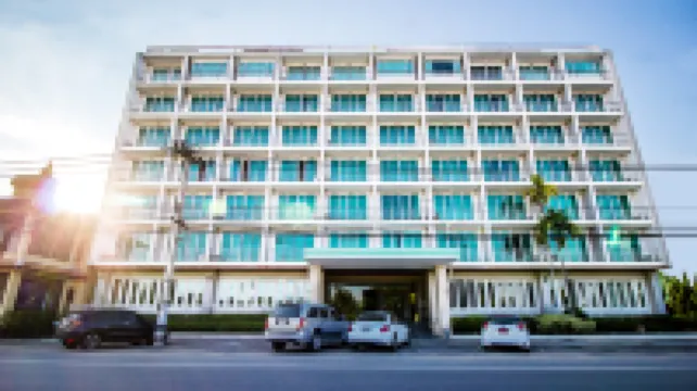 บีทู พรีเมียร์ โฮเทล แอนด์ รีสอร์ท โรงแรมใกล้The Star Hill Condo