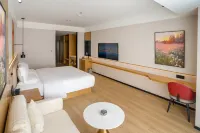 Youyi Crystal Hotel (Qinzhou Baishi Lake Park Branch)