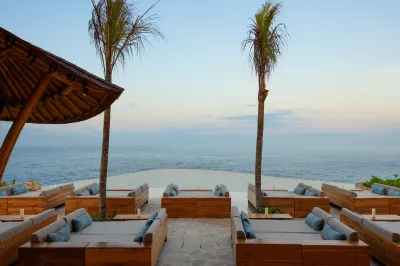ARNA Suites and Ocean Lounge فنادق في 