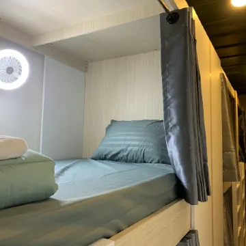 My cocoon Hostel Chaeng Watthana Отели рядом с достопримечательностью «Ват Чолапратан»