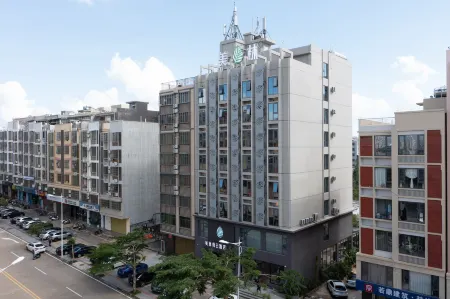 Meilin Holiday Hotel Отели рядом с достопримечательностью «Coconut Grand View Garden»