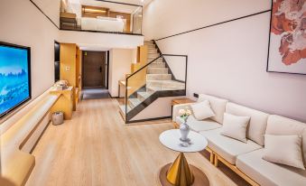 Youyi Crystal Hotel (Qinzhou Baishi Lake Park Branch)