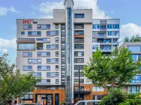 Waiting Hotel (Shanghai Stadium&JiaoTong University Xujiahui Branch) Hotels near Xuhui