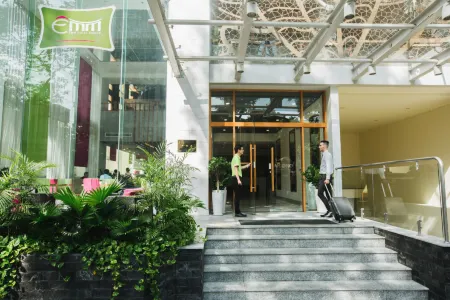 Khách sạn EMM Saigon