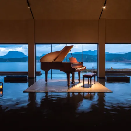Lugu Lake Cheman Ruyingsong Mid-Levels Hotel