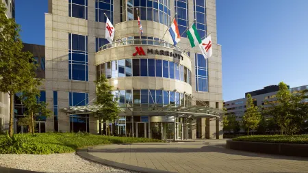 Rotterdam Marriott Hotel Отели рядом с достопримечательностью «KPN Telecom Building / Toren op Zuid»