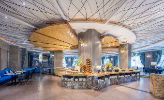 Huangma Holiday Grand Hotel (Haikou Qilou Old Street Provincial Government)
